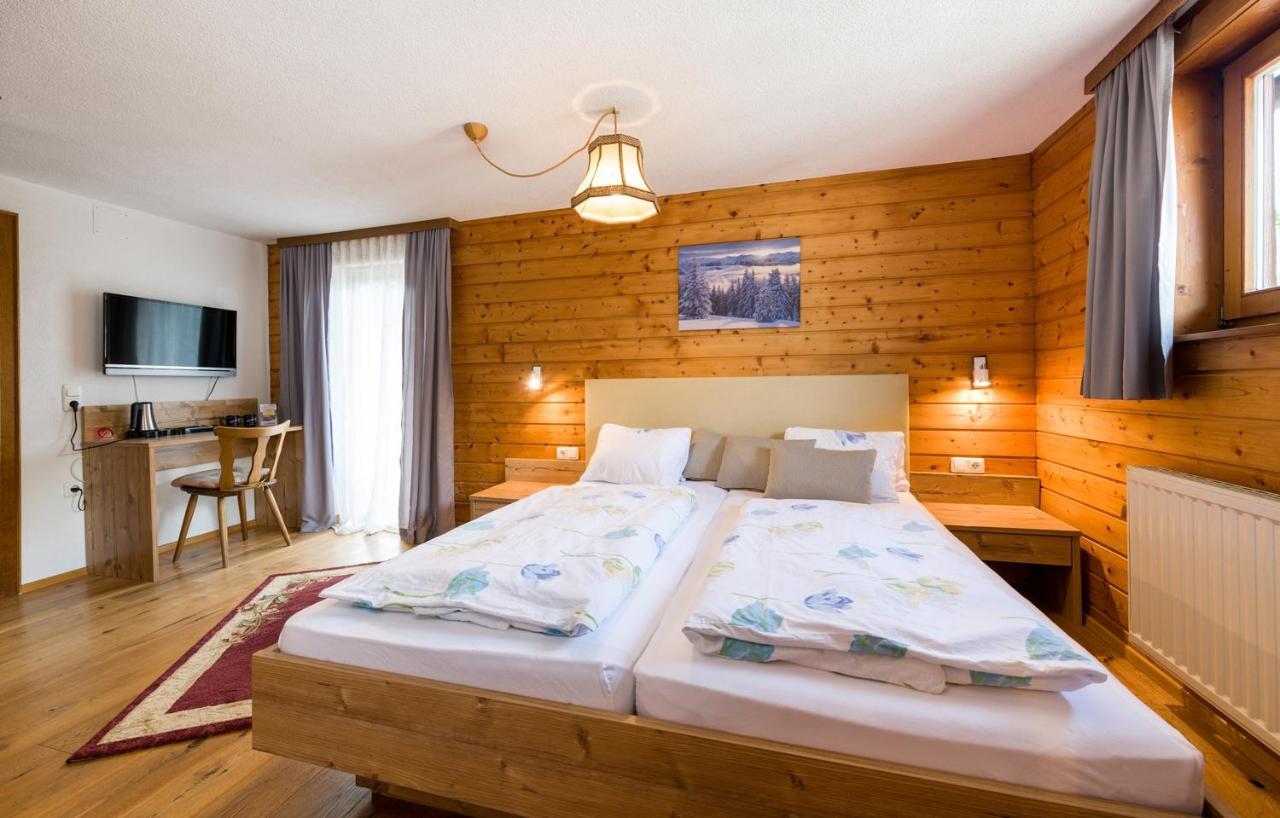 Gaestehaus Zugspitzblick Berwang Bagian luar foto
