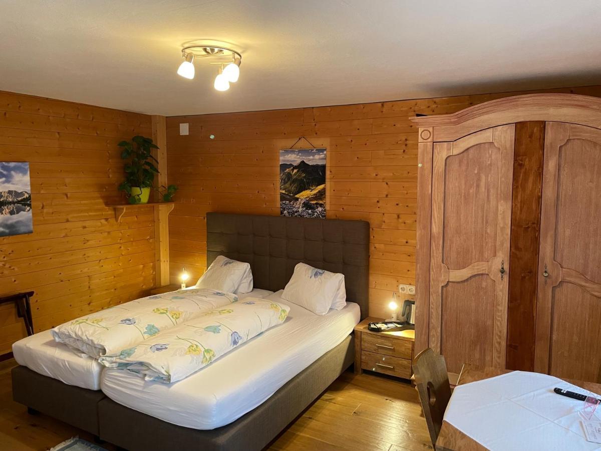 Gaestehaus Zugspitzblick Berwang Bagian luar foto