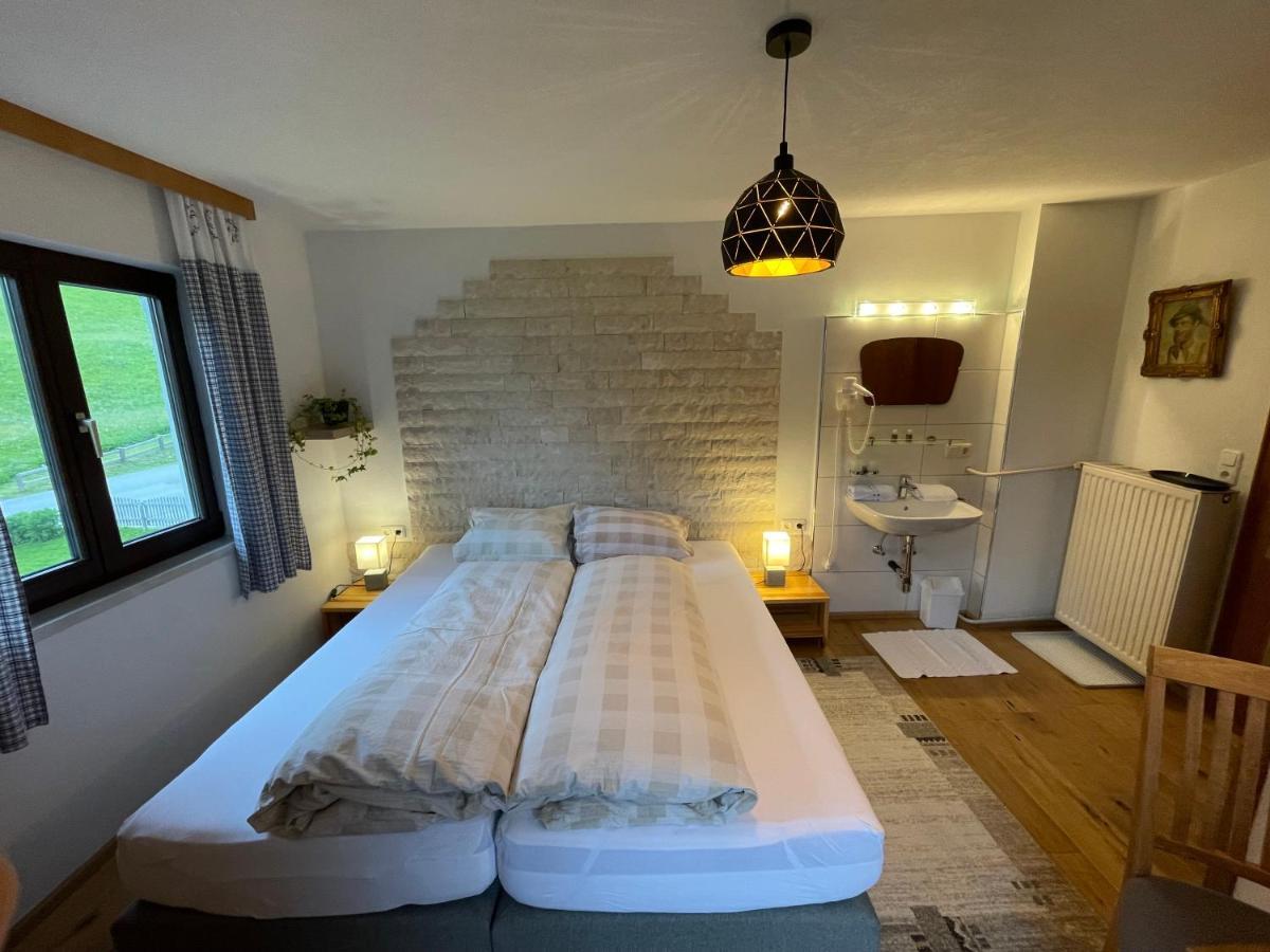 Gaestehaus Zugspitzblick Berwang Bagian luar foto