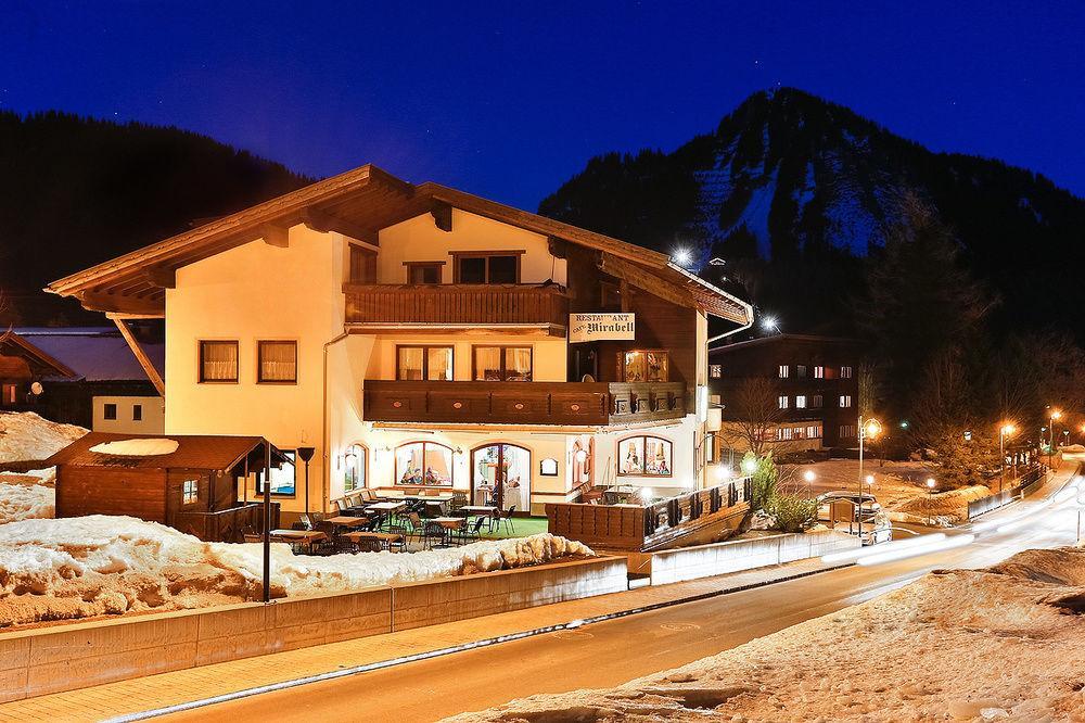 Gaestehaus Zugspitzblick Berwang Bagian luar foto