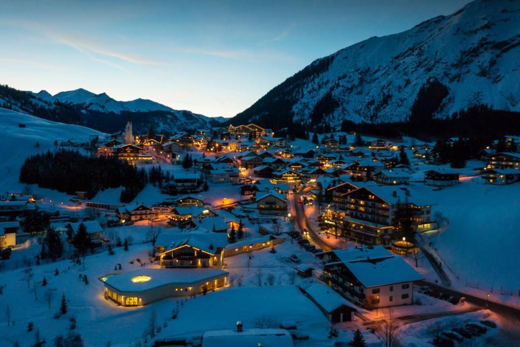 Gaestehaus Zugspitzblick Berwang Bagian luar foto